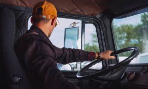 Things to Consider When Becoming a Commercial Truck Driver
