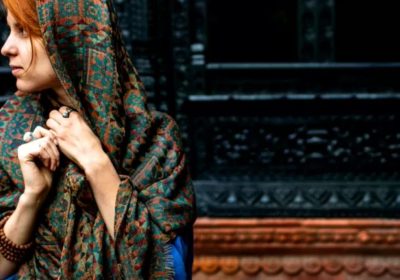 How to Wear a Pashmina for a Wedding?